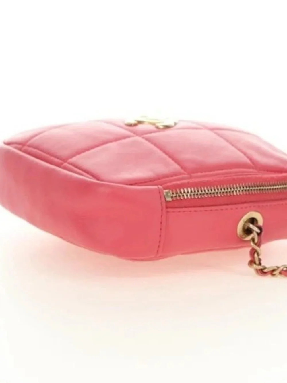 CHANEL brand	chanel color	pink